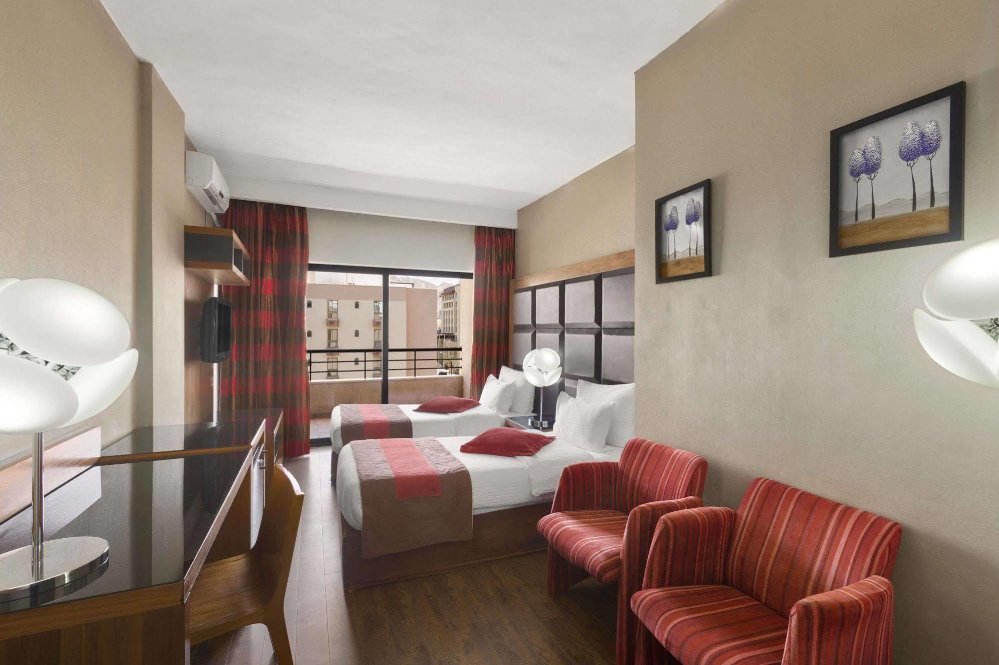 Day Inn Hotel & Suites, Akaba Exterior foto